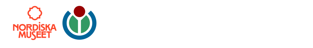 Två loggor, en orange i ett mönster och under står det "Nordiska museet" i versaler. I den andra loggan är det tre former i olika färger. Den har en röd cirkel, två gröna former i mitten och en blå form.